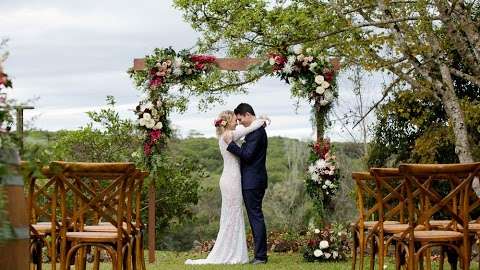 Photo: Lindy Yewen Top Noosa Wedding Photographer